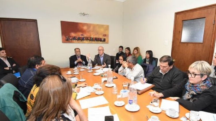 Pauta salarial 2024. El lunes 19 se inician las paritarias con trabajadores de la educaci&oacute;n