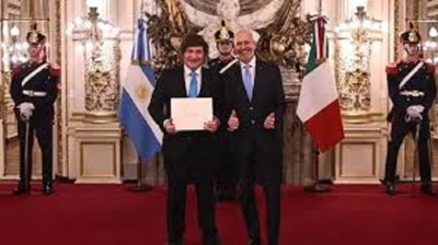El nuevo embajador de Italia le entreg&oacute; las cartas credenciales a Javier Milei