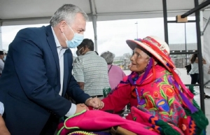 El Gobernador felicit&oacute; a las mujeres emprendedoras de los altos valles