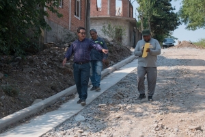 El municipio ejecuta m&aacute;s de 300 metros lineales de cord&oacute;n cuneta que conectan a la ruta provincial 1
