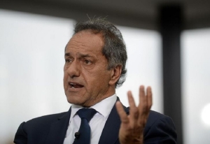 Fern&aacute;ndez reemplazar&aacute; a Kulfas por Scioli, quien ingresa al Gabinete y retoma centralidad