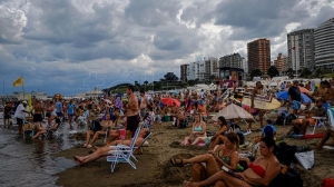 Manzur destac&oacute; la "temporada de verano r&eacute;cord" en toda la Argentina