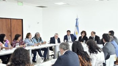 El Gobierno ofreci&oacute; un 30% de aumento al sector docente