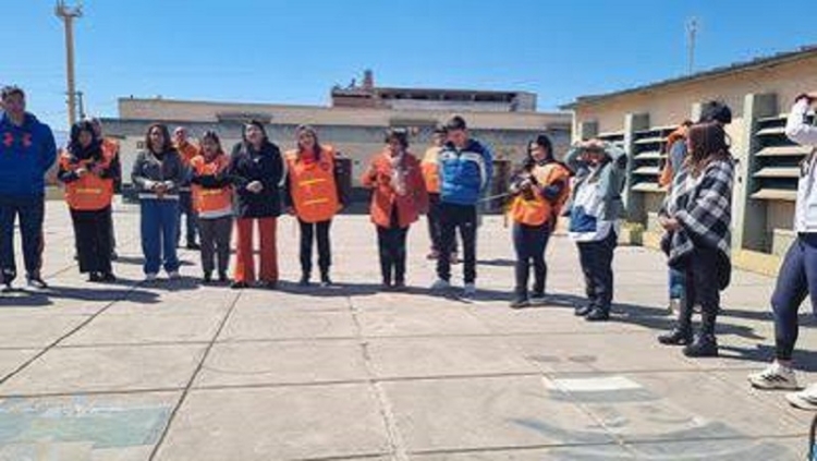 Defensa Civil capacit&oacute; a 15 escuelas en la aplicaci&oacute;n del Plan de Emergencia Escolar