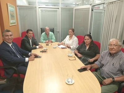 Municipio e ISJ a&uacute;na esfuerzos para mejorar servicios de salud a afiliados y vecinos