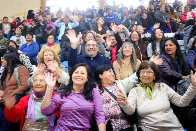 Con el estadio lleno, el intendente Rivarola agasaj&oacute; a las madres de Palpal&aacute;