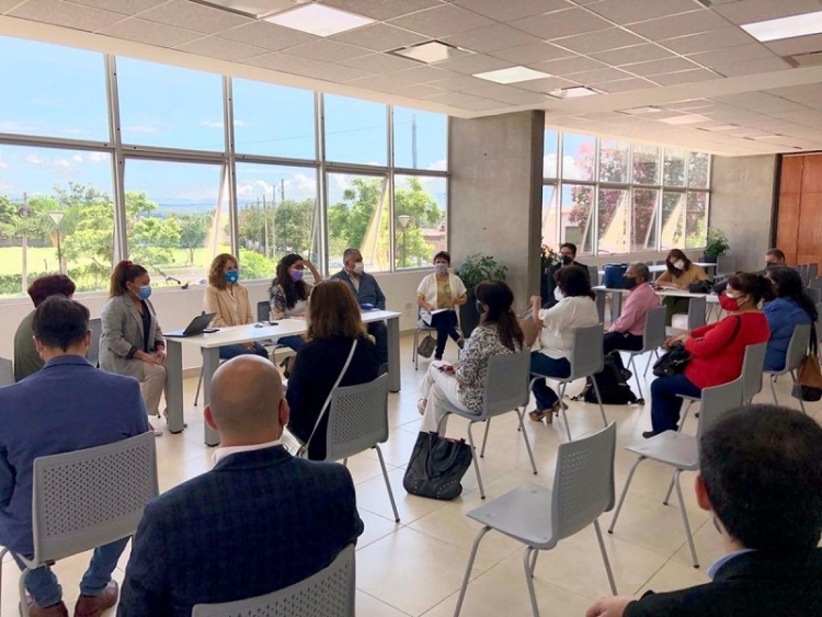 En el D&iacute;a Internacional de la Educaci&oacute;n Bovi recibi&oacute; a la nueva comisi&oacute;n de ADEP