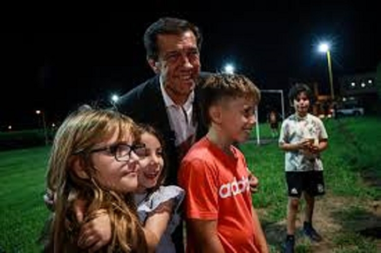 Sadir inaugur&oacute; un sistema de iluminaci&oacute;n led en espacios verdes de Higuerillas