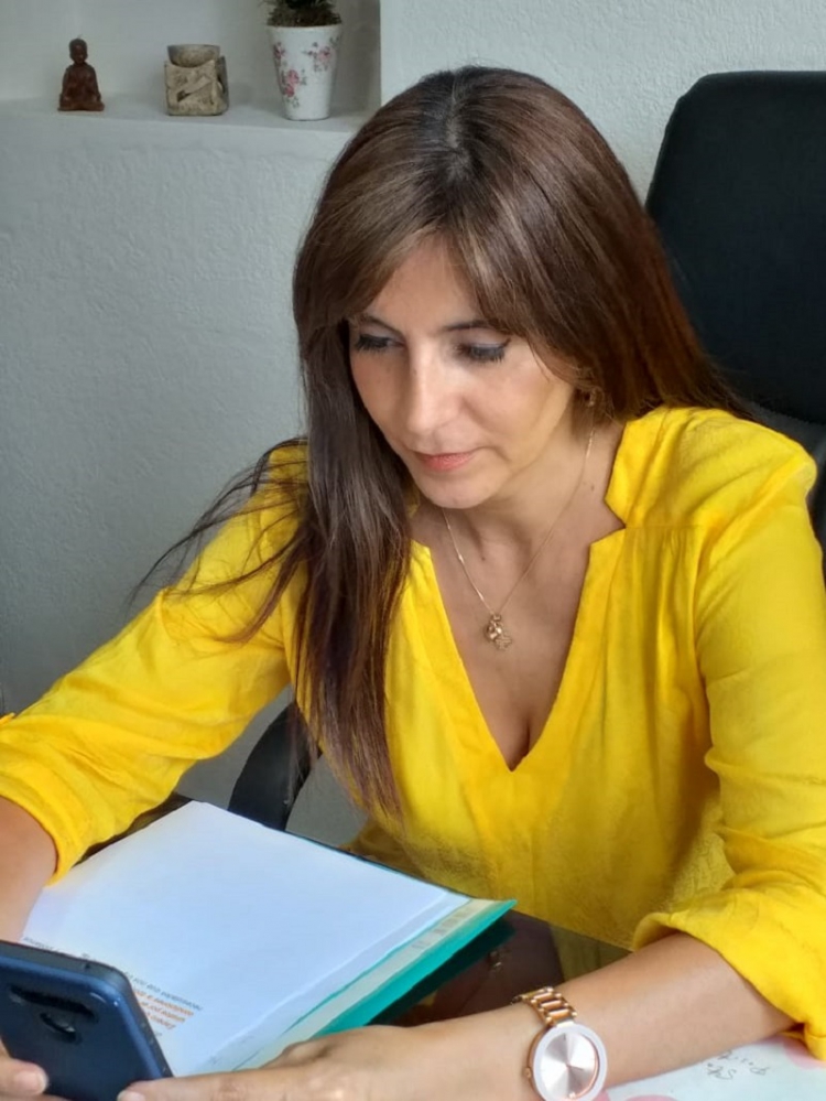 La Diputada Mariela Ferreyra present&oacute; un proyecto para el control poblacional de perros y gatos