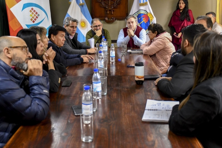 Intendente y concejales analizaron la prohibici&oacute;n de comercios con m&aacute;quinas que fomentan la ludopat&iacute;a en los ni&ntilde;os