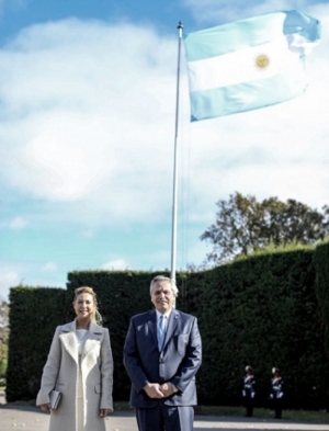 El Presidente dijo que "este 25 de mayo nos propone el desaf&iacute;o de construir un pa&iacute;s m&aacute;s solidario"