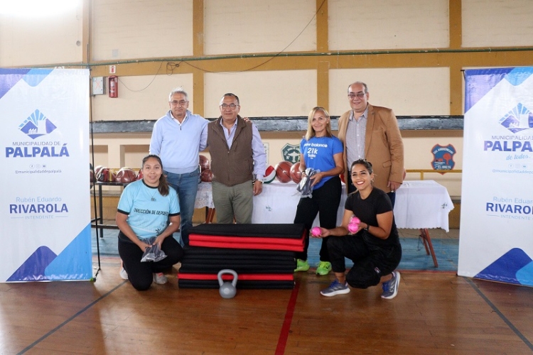 El intendente Rivarola hizo entrega de materiales de trabajo a escuelas deportivas municipales gratuitas