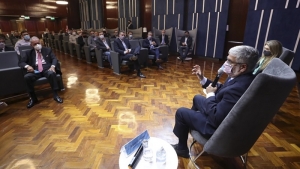 Feletti anunci&oacute; un comp&aacute;s de espera de 12 horas para seguir negociando