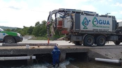 Repararon colector cloacal sobre bad&eacute;n de avenida Brown