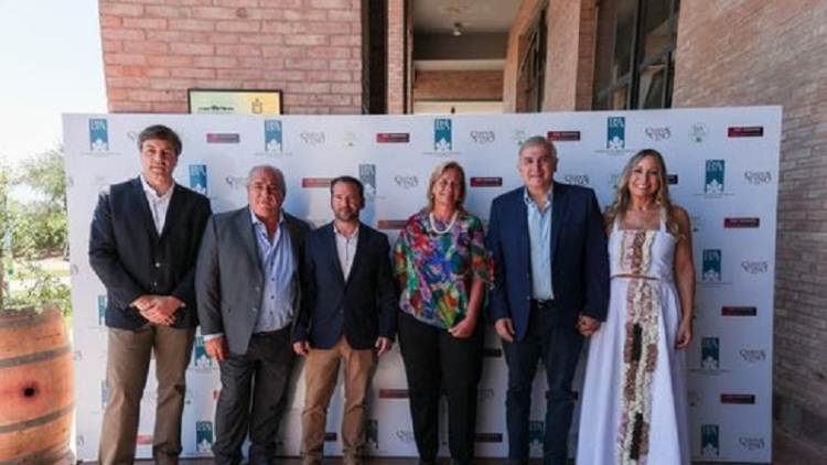 Morales visit&oacute; la bodega Belasco de Baquedano en Mendoza