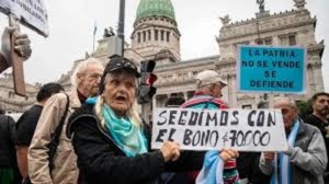 Marcha de los jubilados: se suman feministas, personas con discapacidad y profesionales del Garrahan y CONICET