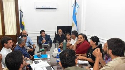 Contin&uacute;a el di&aacute;logo con sindicatos estatales por paritarias