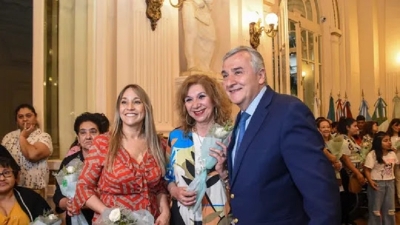 El gobernador Morales reconoci&oacute; a madres que inspiran