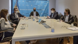 Afirman que Pesce y Guzm&aacute;n mantuvieron una "excelente reuni&oacute;n" con la delegaci&oacute;n del FMI