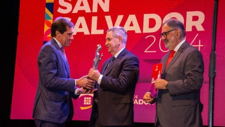 Sadir particip&oacute; de la entrega de los Premios San Salvador