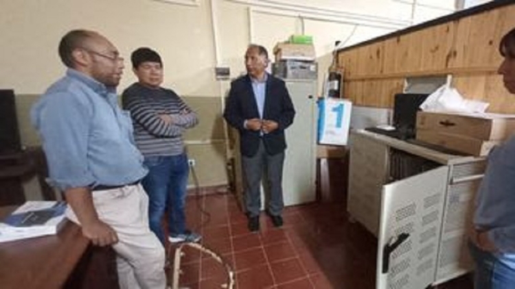Equipo ministerial visit&oacute; escuelas de la Quebrada