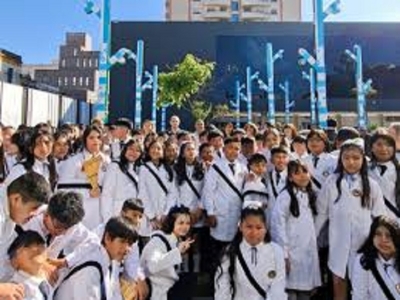 94 estudiantes juje&ntilde;os prometieron a la Bandera Nacional de la Libertad Civil en el Cabildo hist&oacute;rico