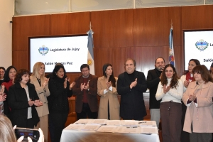La Legislatura don&oacute; material bibliogr&aacute;fico a distintas instituciones educativas provinciales