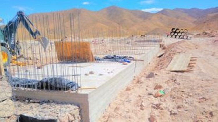 Gran ritmo en obras de puente sobre r&iacute;o Las Burras