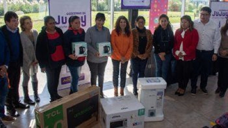Entrega de equipamiento e insumos para instituciones que garantizan derechos de infancias y adolescencias