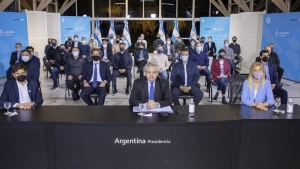 Fern&aacute;ndez: "No vale todo, no todo est&aacute; permitido"