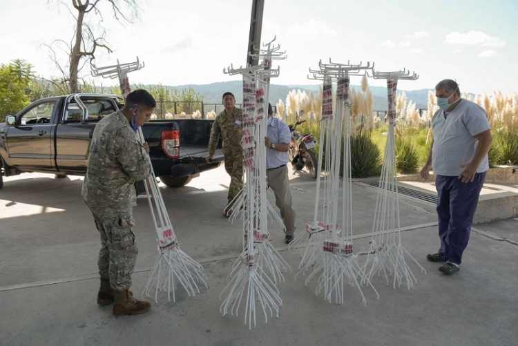 Donaron 100 porta sueros al COE