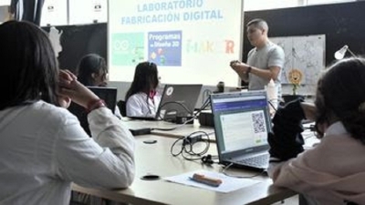 Exitosa jornada de "Guardianes contra el Dengue" en Conectar Lab: M&aacute;s de 80 estudiantes comprometidos con la prevenci&oacute;n