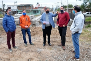 Construcci&oacute;n del puente que unir&aacute; el Barrio La Alborada y Sargento Cabral