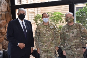 El vicegobernador de Jujuy recibi&oacute; el saludo protocolar del nuevo jefe del grupo de artiller&iacute;a de monta&ntilde;a 5