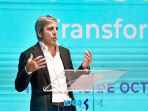 Luis Caputo aviso a empresarios en Mar del Plata que "devaluar no ser&aacute; el camino"