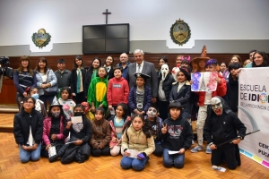 El vicegobernador recibi&oacute; a alumnos de la escuela de idiomas de la provincia