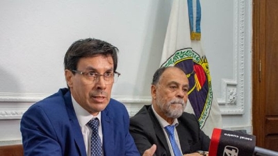 El aumento salarial de 30% para estatales se efectivizar&aacute; en un solo pago