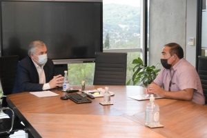 Morales recibi&oacute; al Comisionado y a los Vocales de Volc&aacute;n