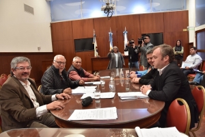 Despacho favorable para la creaci&oacute;n de la universidad provincial del trabajo