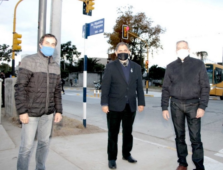 Se puso en marcha el nuevo sistema de semaforizaci&oacute;n en av. Hip&oacute;lito yrigoyen