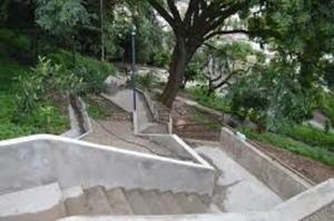 Obras de puesta en valor de escaleras urbanas en San Salvador: siete, en plena ejecuci&oacute;n