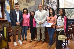 El Colegio Secundario de Casira recibi&oacute; una Bandera de la Libertad Civil
