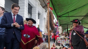 Sadir estuvo presente en la apertura de la Feria Campesina Pucar&aacute;