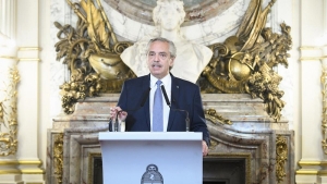 El Presidente instruy&oacute; para que se "investigue penalmente" el esc&aacute;ndalo de los chats