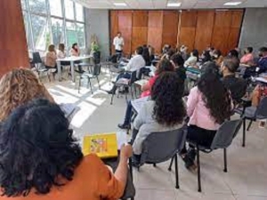 El Ministerio de Educaci&oacute;n de la Provincia, a trav&eacute;s de la Direcci&oacute;n de Educaci&oacute;n Superior realiz&oacute; la primera reuni&oacute;n con equipos directivos de los Institutos de Educaci&oacute;n Superior (IES), para dar a conocer las principales l&iacute;neas de acci&oacute;n planificad
