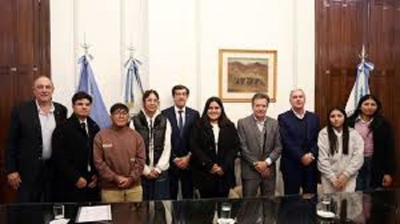 El Gobierno de Jujuy otorg&oacute; becas a estudiantes de la carrera de Medicina