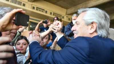 El Presidente Fern&aacute;ndez aval&oacute; la posibilidad de competir por un nuevo mandato